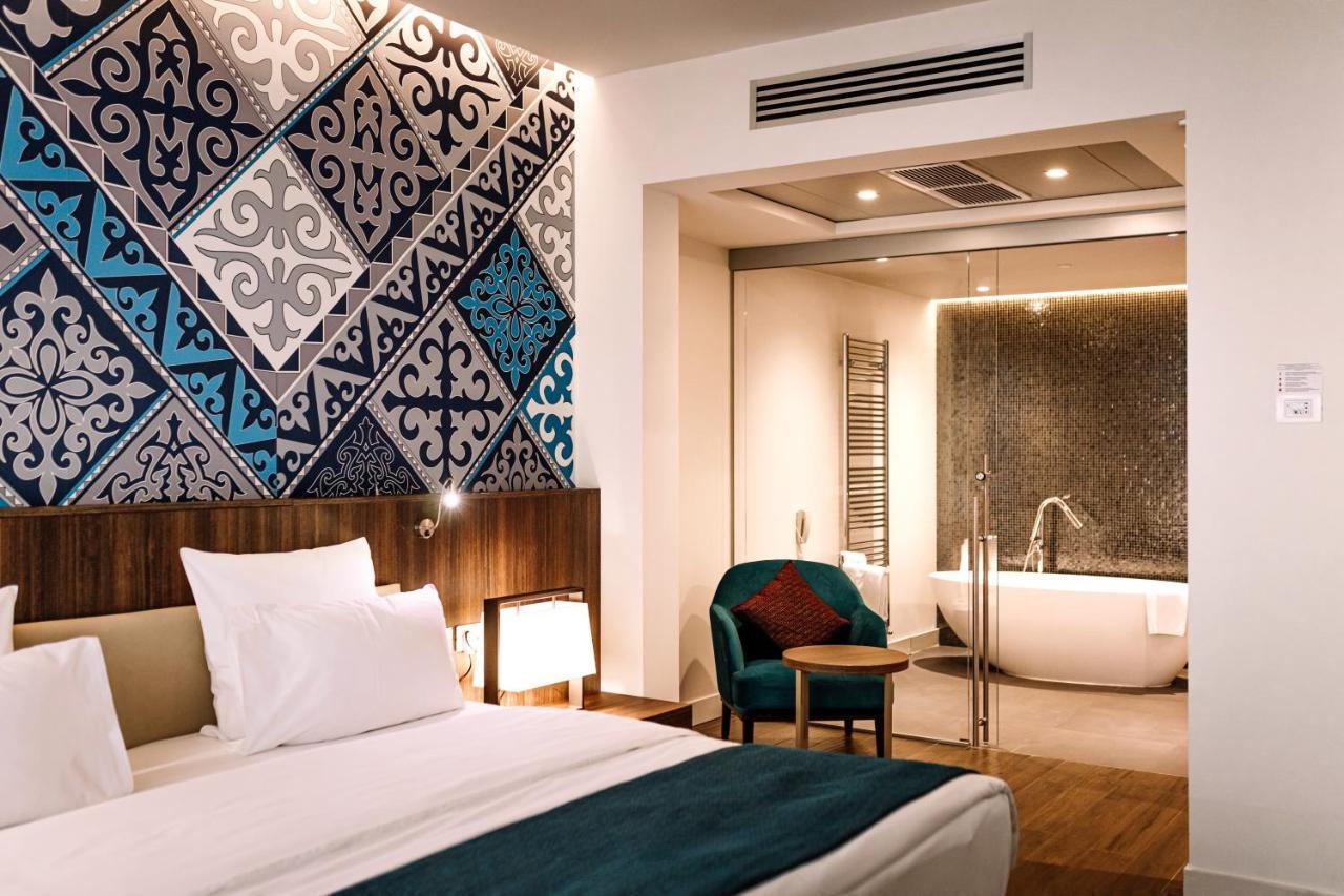 Mercure Almaty City Center Ngoại thất bức ảnh