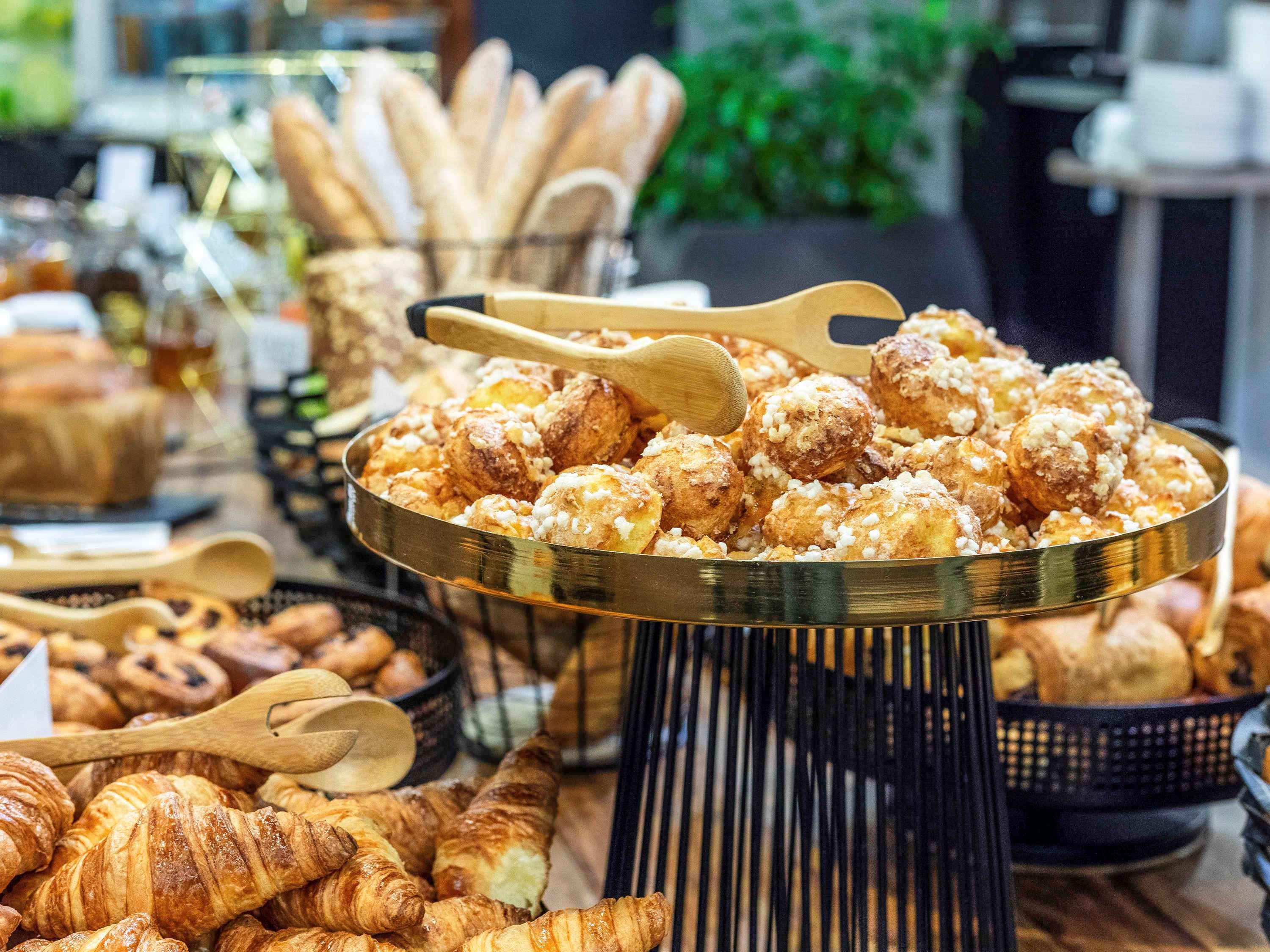 Mercure Almaty City Center Ngoại thất bức ảnh