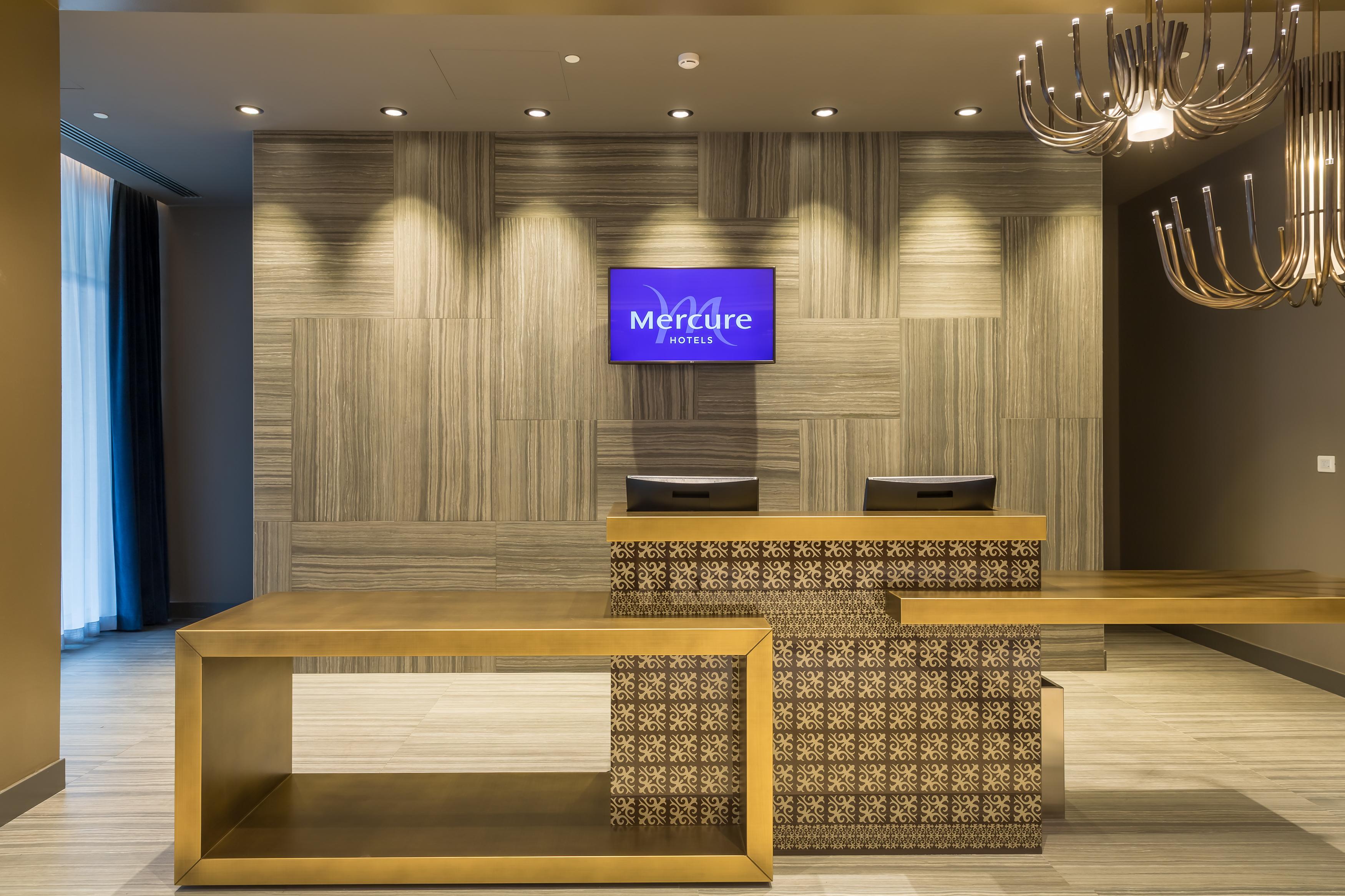 Mercure Almaty City Center Ngoại thất bức ảnh