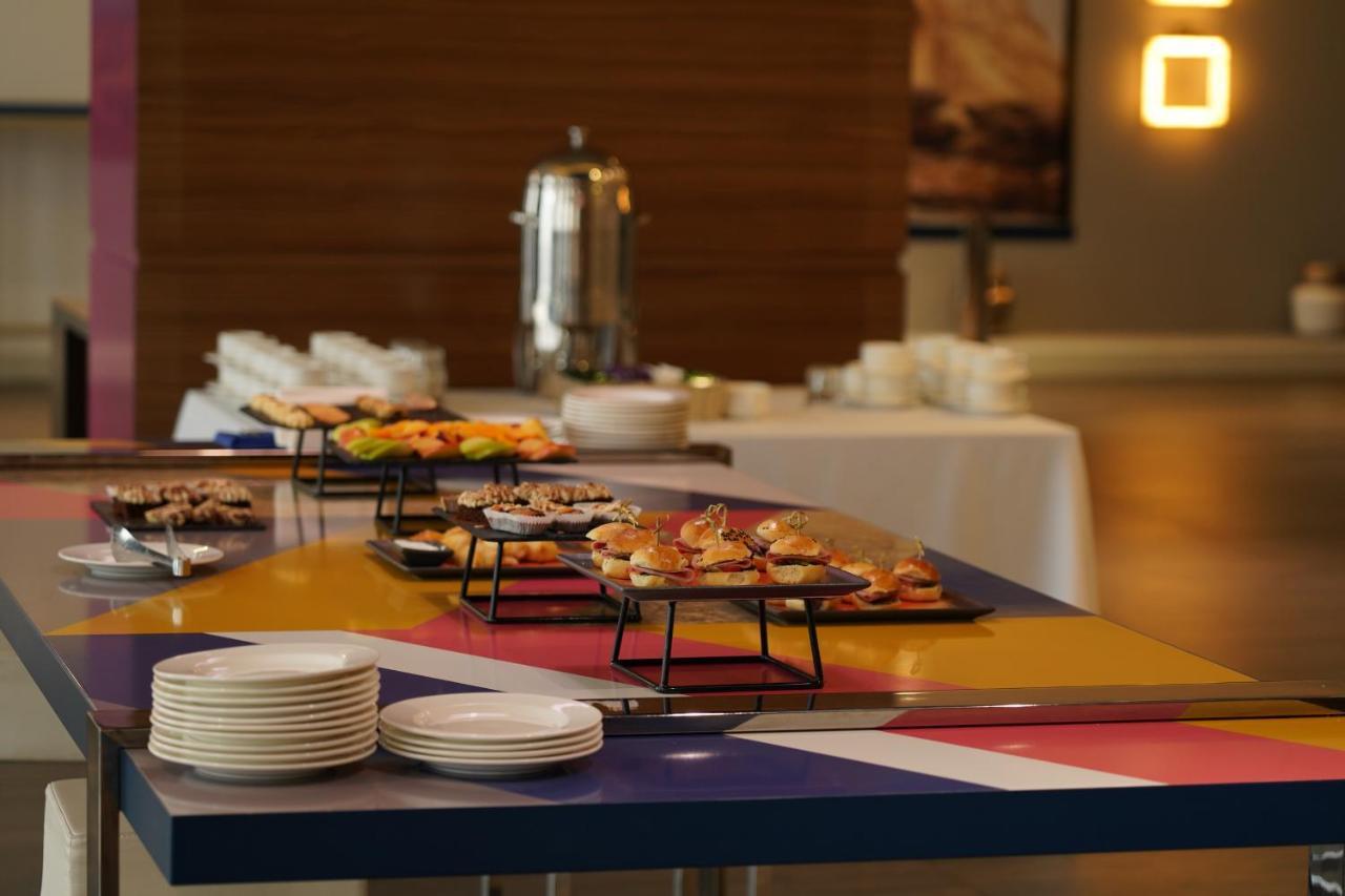 Mercure Almaty City Center Ngoại thất bức ảnh