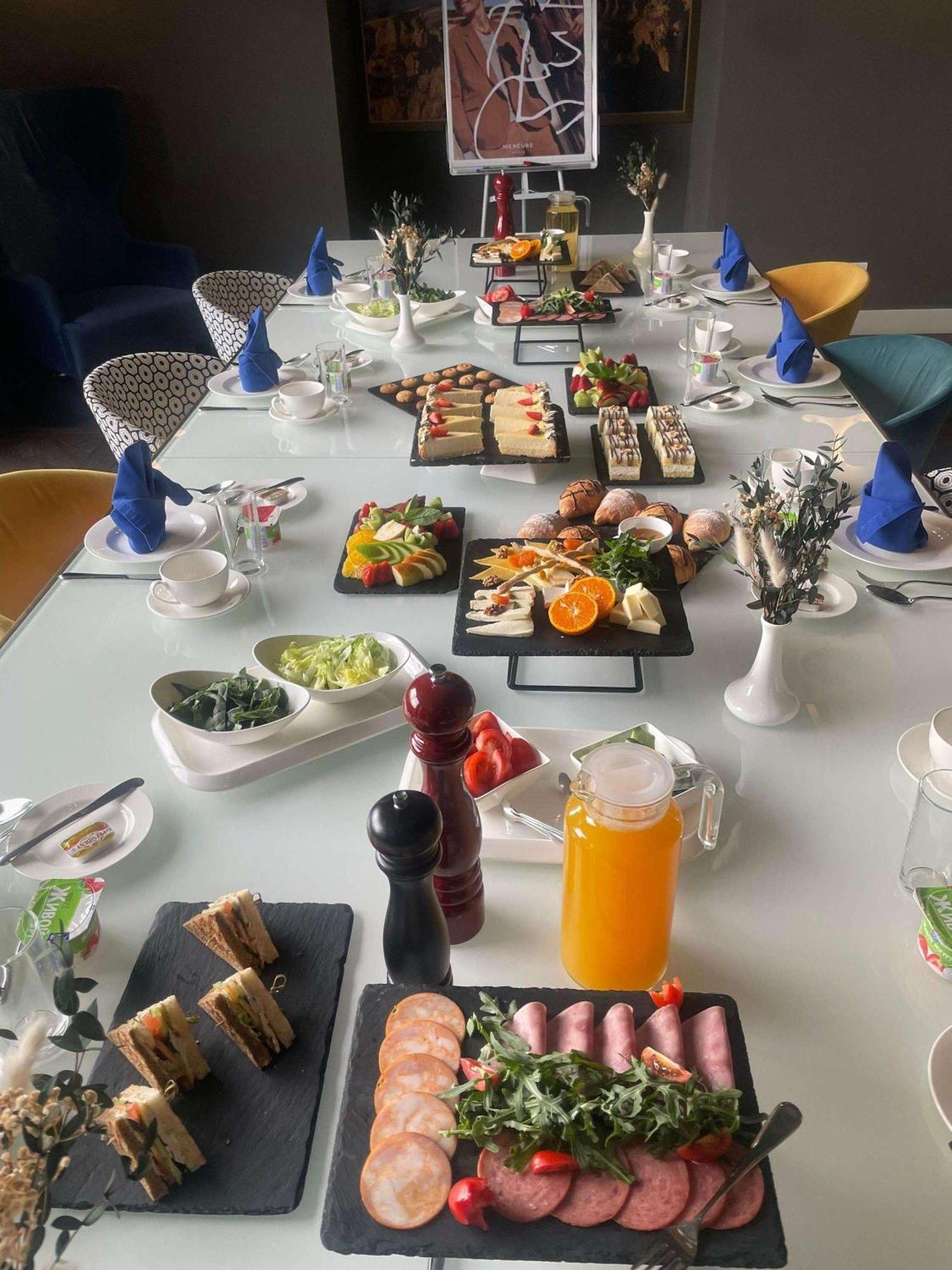 Mercure Almaty City Center Ngoại thất bức ảnh