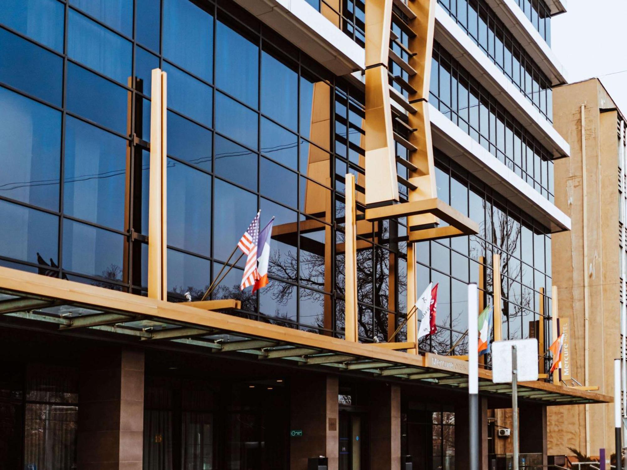 Mercure Almaty City Center Ngoại thất bức ảnh